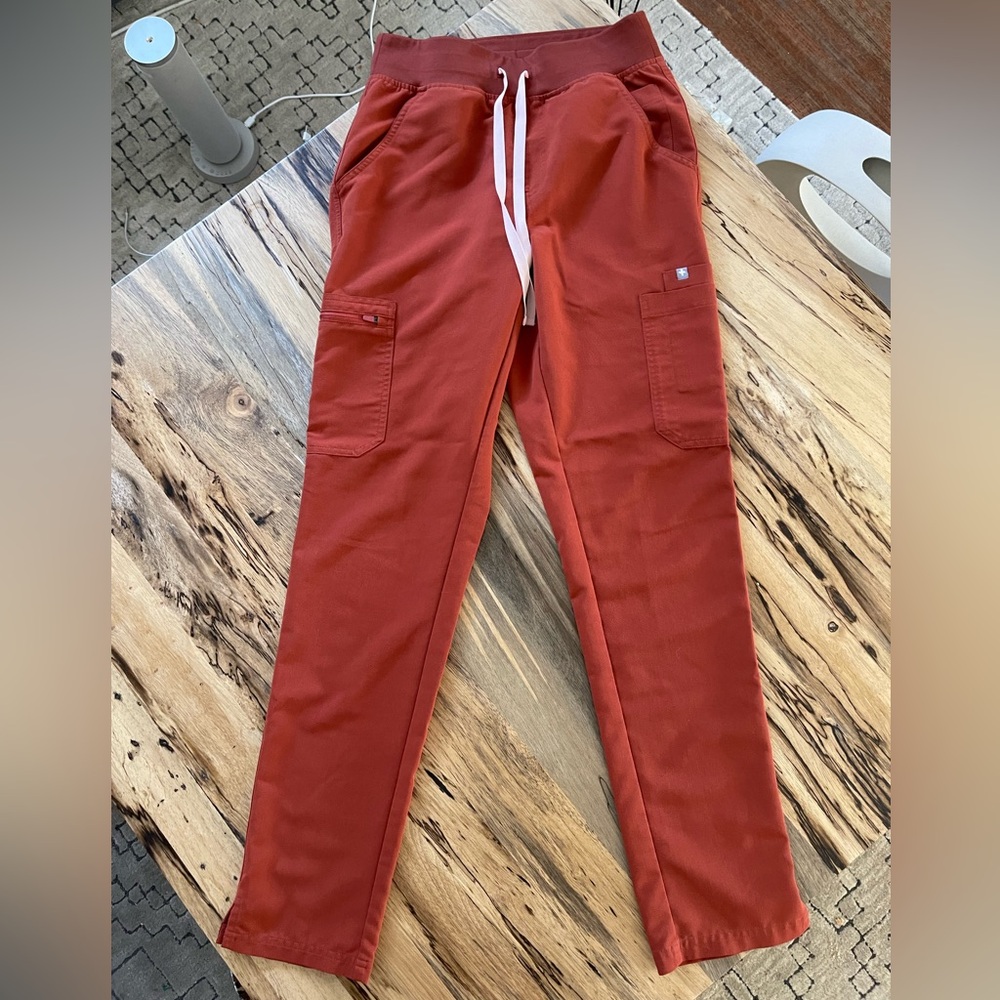 FIGS SIZE SMALL